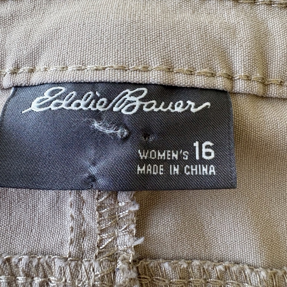 Eddie Bauer Size 16 Tan Hiking Shorts 7” Inseam Outdoors Utility Activewear - Picture 2 of 12
